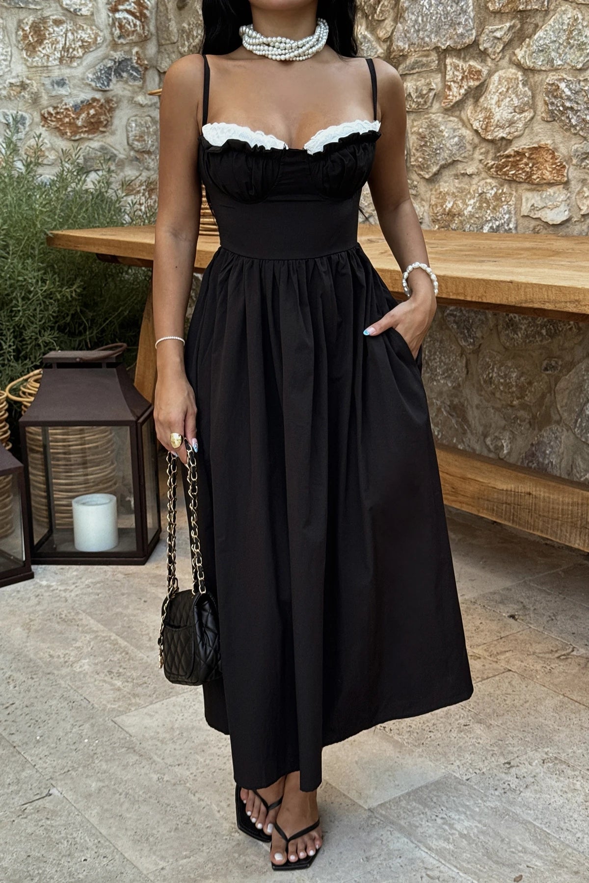 Ninetta™ - Black Madella Midi Dress
