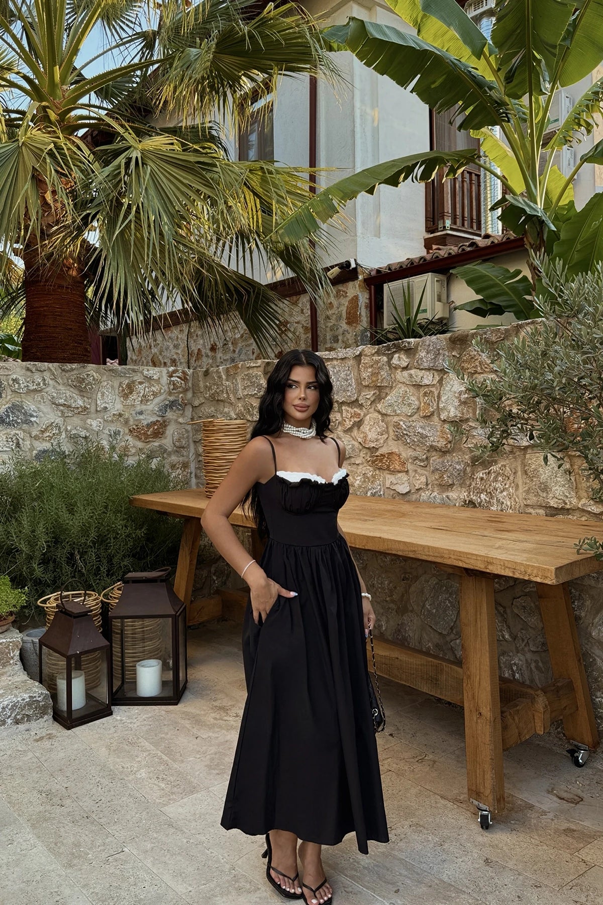 Ninetta™ - Black Madella Midi Dress
